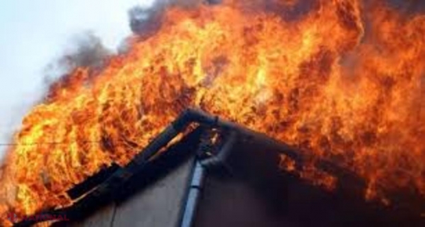 Încă un bătrân din R. Moldova, ars de viu în propria locuință. O bătrână de 85 de ani, salvată în ultimul moment 