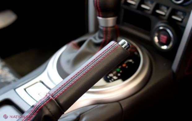 Mulți șoferi comit aceste GREȘELI: Lucruri pe care le faceți zilnic și care vă STRICĂ mașina