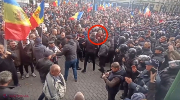 VIDEO // Inși anunțați în CĂUTARE, printre participanții la protestul organizat de Partidul „Șor”. Toate persoanele din corturile instalate în fața Procuraturii vor fi documentate, pentru a „exclude riscurile la adresa securității și ordinii publice”