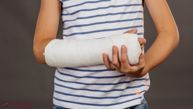 „Superman”, o nouă provocare periculoasă pe TikTok: Trei copii din Arad au ajuns la spital, iar doi au fost operați