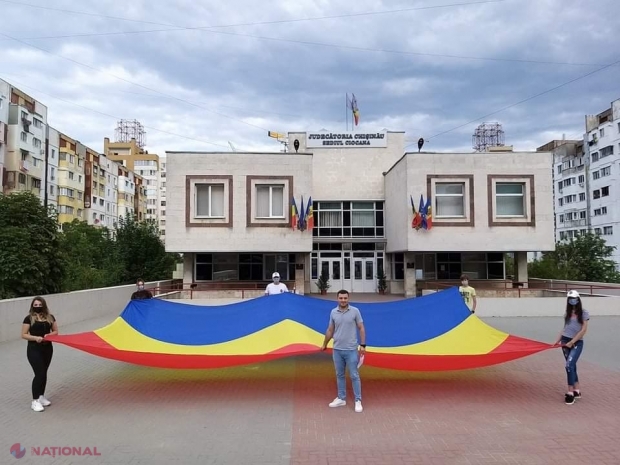 DOC // Dreptate pentru PUN, care a fost AMENDAT pentru arborarea TRICOLORULUI în fața sediului formațiunii: „E legal să porți tricolorul în piept și în suflet”