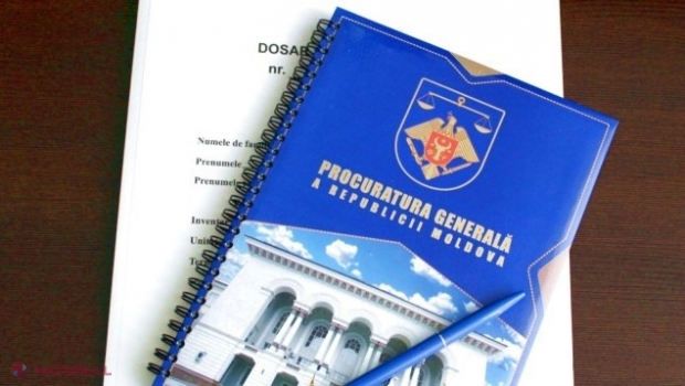 Au pretins că sunt angajați ai Poliției și au estorcat 4 000 de euro de la un bărbat din Chișinău pentru a nu-l aresta: Doi indivizi de la Ocnița riscă până la 13 ani de pușcărie