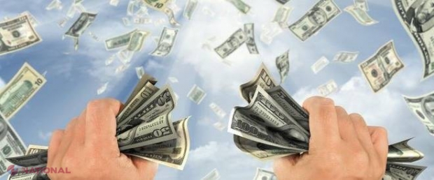 Cursul dolarului, în SCĂDERE lentă în raport cu leul