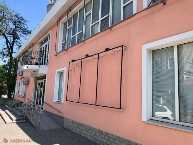 FOTO // PSRM își SCHIMBĂ sediul? Inscripțiile de pe sediul partidului au dispărut