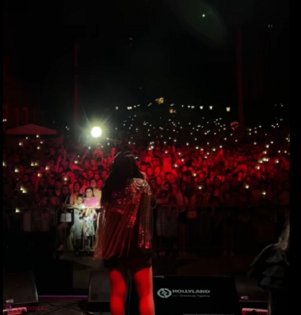 VIDEO // Andra, extrem de iubită la Chișinău: Mii de persoane i-au cântat la unison piesele într-un concert de excepție susținut pe strada pietonală Eugen Doga. „Vă mulțumim pentru toată dragostea pe care ne-ați oferit-o”
