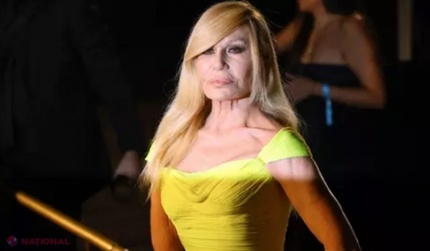 Donatella Versace, de nerecunoscut. Imagini inedite cu designer-ul, după noile operații estetice