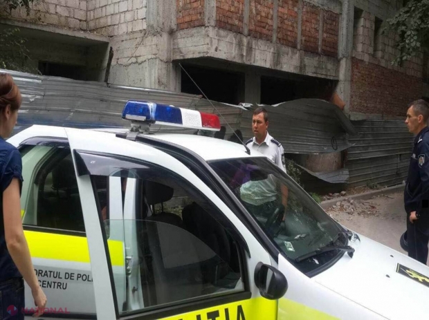 Peste 20 de copii VAGABONDEAZĂ zilnic în centrul Chișinăului: Poliția le amendează în zadar părinții