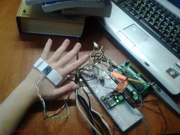 „FERESTRELE VIITORULUI”, inventate de doi liceeni din capitală! Vor pleca în SUA