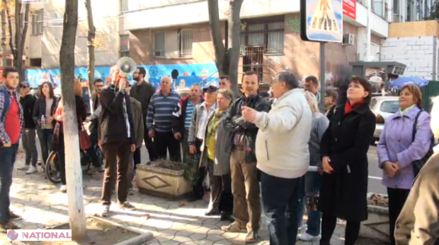 VIDEO // Acțiune de protest în fața Procuraturii Generale, MAI, SIS și CEC