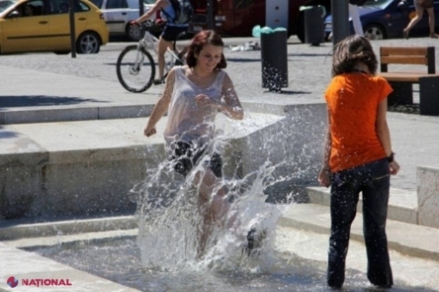 METEO // Ploi cu descărcări electrice: Când revin maximele de peste 34 de grade Celsius