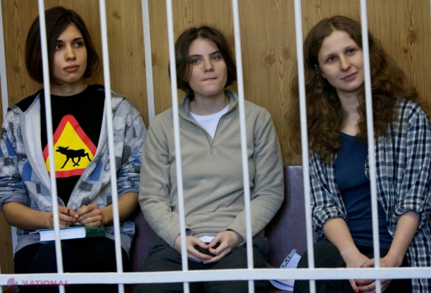 Membrele trupei „Pussy Riot” ar putea fi ELIBERATE