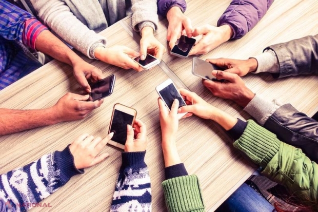 Decăderea telefoanelor mobile inteligente? Un mare producător de telefoane propune detoxifierea digitală