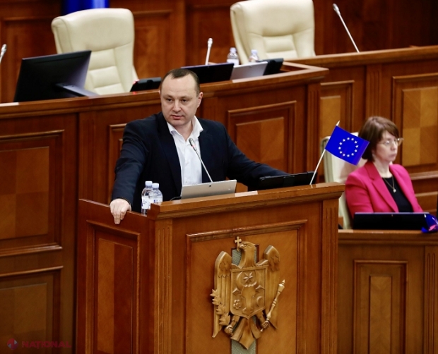 Opoziția prorusă din Parlament BIOCOTEAZĂ din nou ședința Parlamentului. Igor Grosu: „De ce-ați mai venit? Salariul să-l luați! Să vă stea salariul de azi în gât!”