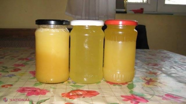 UTIL // TESTUL prin care îţi vei da seama imediat dacă mierea este naturală!