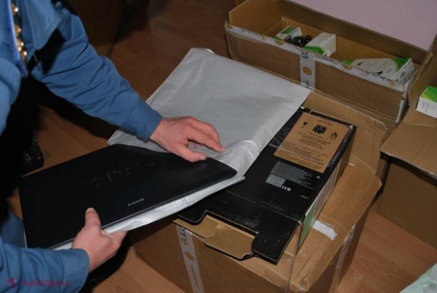 Tehnică de calcul, ascunsă printre coletele trimise din Italia