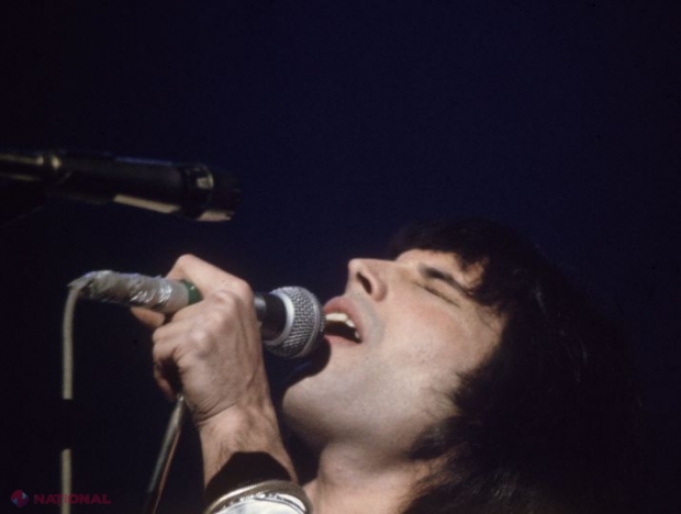 De ce nu şi-a reparat Freddie Mercury niciodată dinţii?