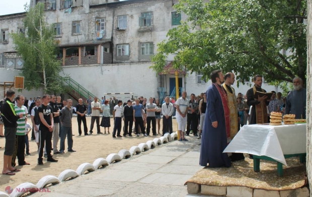 Nişte deținuții, mai FERICIŢI