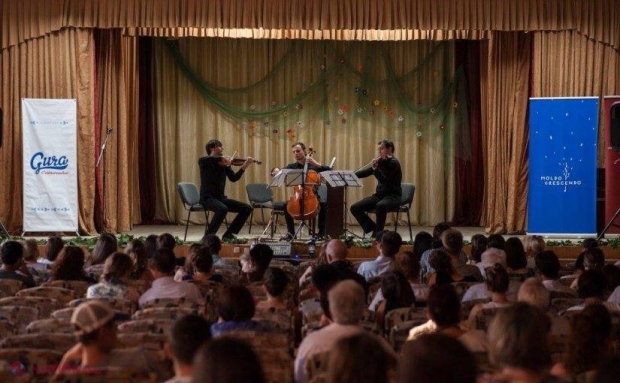 Cum a fost dus Bach la casele de cultură din satele R. Moldova