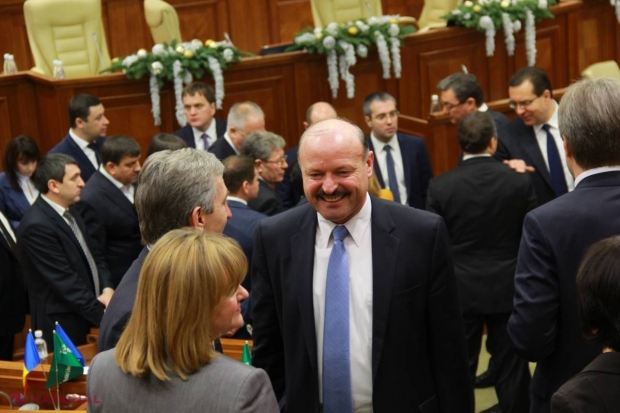 Șapte deputați liberal-democrați, EXCLUȘI din fracțiunea PLDM. Cum comentează Hotineanu decizia