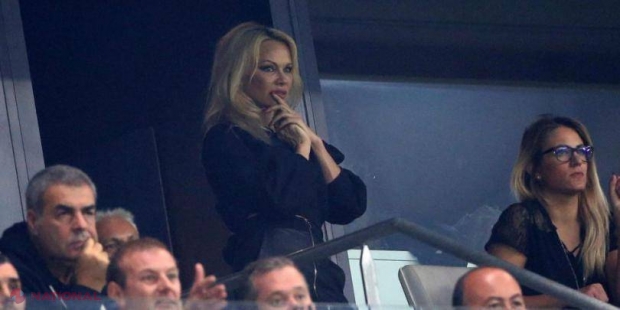 Iubită de fotbalist. Unde a fost surprinsă Pamela Anderson şi cum... 
