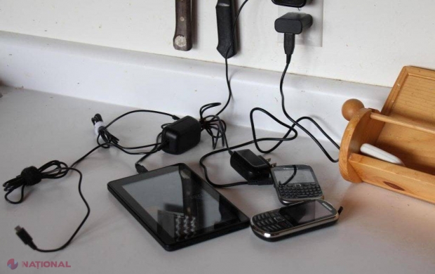 Câtă electricitate CONSUMI când lași încărcătorul de la telefon în priză. Efectele le resimți când plătești FACTURA