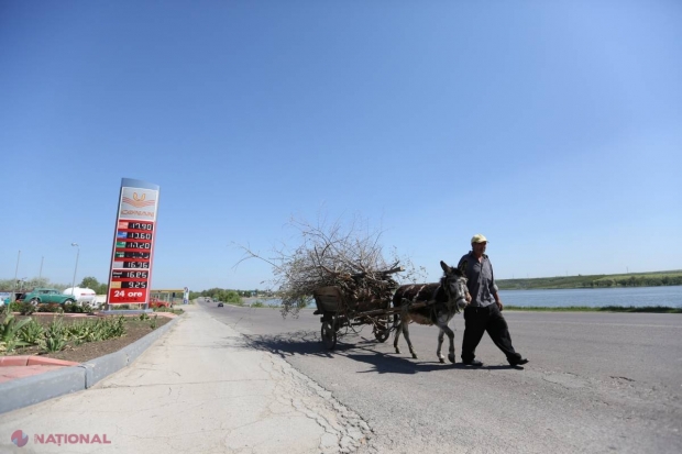 Se IEFTINESC carburanții? ANRE spune că a convins operatorii