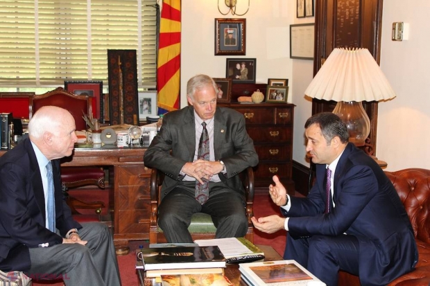 Vlad Filat a discutat cu senatori americani despre securitatea R. Moldova și despre viitoarele alegeri