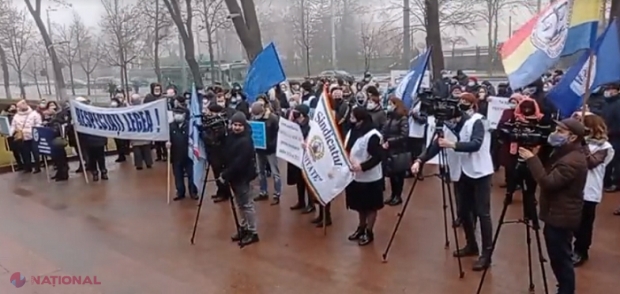 De ce protestează SINDICATELE în fața Parlamentului? „Solicitarea protestatarilor ține de anul 2020, când majoritatea PSRM-ȘOR și Guvernul Chicu i-au mințit”