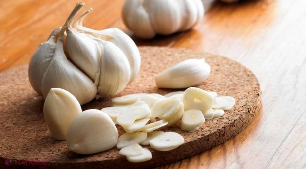 MIRACULOS // Ce se întâmplă în ORGANISM dacă aplici USTUROI pe tălpi?