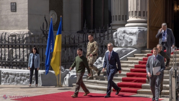 Jens Stoltenberg, vizită neanunțată la Kiev. Șeful NATO i-a promis lui Zelenski că livrările de arme către Ucraina vor crește