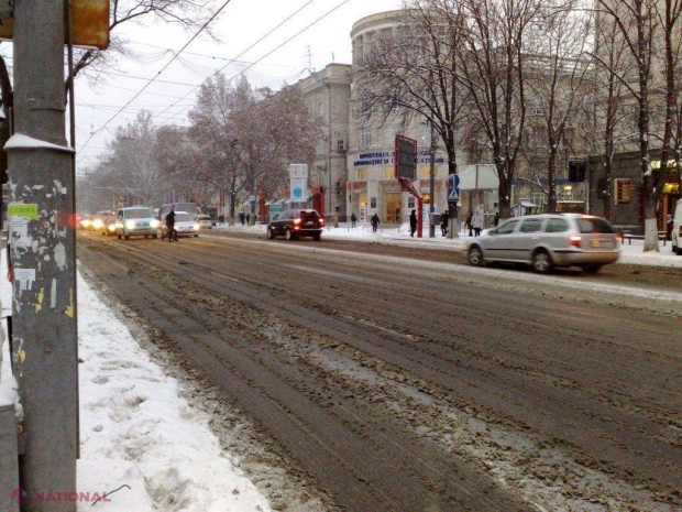 Zeci de utilaje de deszăpezit, în capitală. Ce străzi trebuie să EVITAȚI