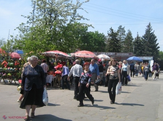 Circulația rutieră, RESTRICȚIONATĂ de Paștele Blajinilor în zona cimitirului „Sfântul Lazăr” din Chișinău: Autobuze speciale, puse la dispoziția cetățenilor care vor merge să-și pomenească răposații