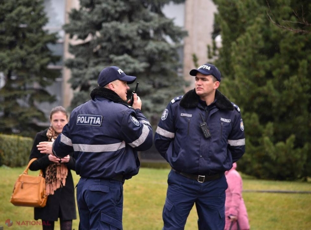 Vânzător AMBULANT. Ce comercializa un bărbat pe străzile de lângă Piața Centrală