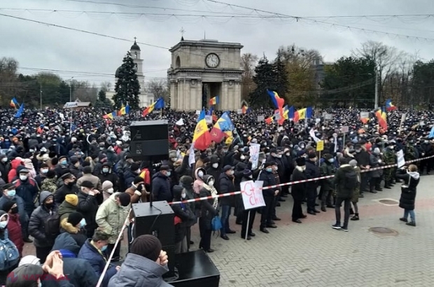VIDEO, LIVE TEXT // Centrul Chișinăului, plin de protestatari. Maia Sandu: „Acest Parlament este o RUȘINE! Cea mai scurtă cale către anticipate este DEMISIA Guvernului”. Organizatorii anunță 50 de mii de cetățeni la protest