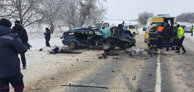 POZE de la fața locului // Carnagiu pe o șosea din raionul Râșcani. Doi morți și trei persoane traumatizate în urma unui accident rutier