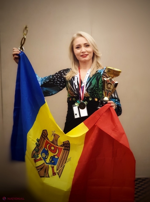 O tânără din R. Moldova, premiată cu aur la un concurs internaţional, și-a închis afacerea pe care o avea la Chișinău, și-a luat familia și s-a mutat în România