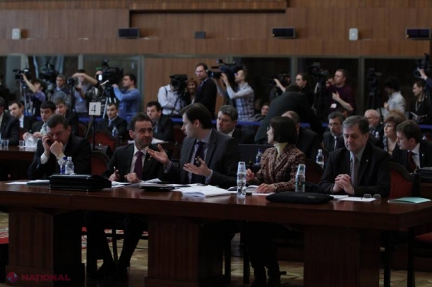 Deputații își bagă prime de Paști