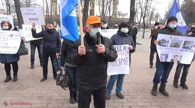 VIDEO // Angajații CFM, protest în fața Parlamentului: „Nu avem bani să ne cumpărăm cele necesare pe timp de pandemie”. Lipskii și Slusari: „Trebuie guvern”