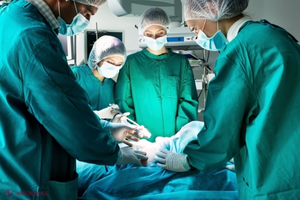 Un rinichi de porc, modificat genetic, funcționează într-un corp uman de mai bine de o lună. Cazul ar putea revoluţiona transplanturile