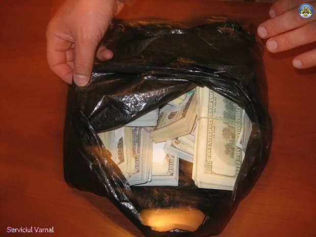  Captură-RECORD de DOLARI la Postul Vamal Palanca