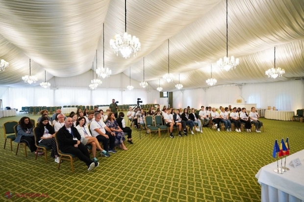 Elevii din raioanele Hâncești, Strășeni și Ungheni, olimpici la Limba și literatura română și la Istorie, se odihnesc la o tabără de vară din Maramureș, România: Proiect finanțat de DRRM