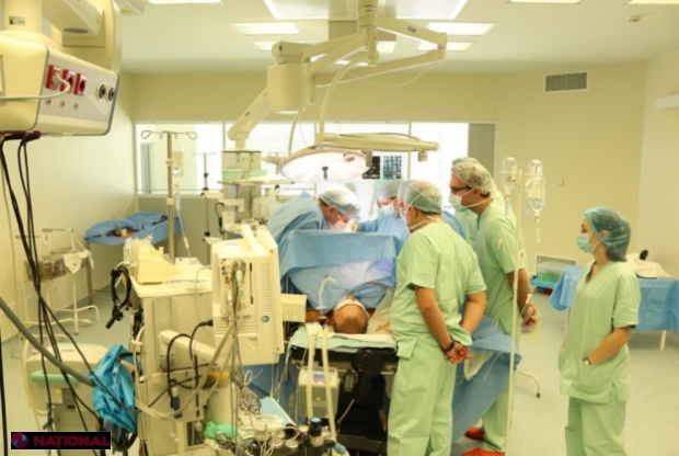 Încă o operație de TRANSPLANT realizată cu succes de medicii Spitalul Clinic Republican „Timofei Moșneaga”. O mamă și-a salvat fiul, după ce i-a DONAT un rinichi