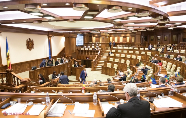 VIDEO // Liberalii, liberal-democrații și comuniștii au PĂRISIT ședința Parlamentului atunci când la microfon a ieșit premierul Filip