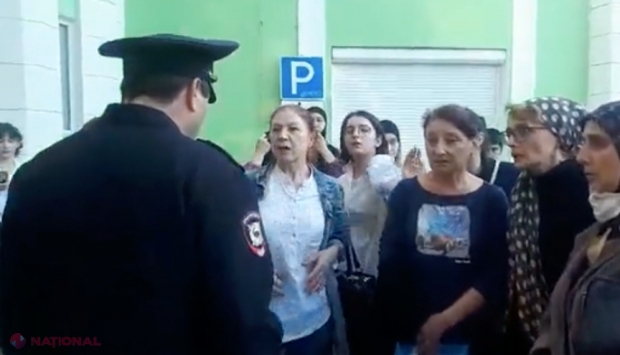 VIDEO // Zeci de ARESTĂRI la un protest împotriva mobilizării lui Putin în cea mai săracă regiune rusă. Strigătul de disperare al mamelor: „De ce ne luaţi copiii?”