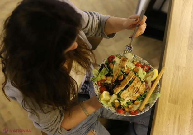 Ce alimente trebuie să mănânci la cină ca să dormi mai bine. Alimente care te pot ajuta sau împiedica să ai un somn odihnitor
