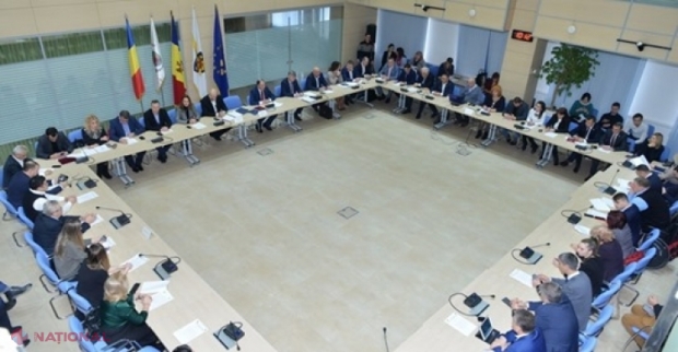 Primarul Ceban, nevoit să recunoască că NU a fost semnat niciun Acord de colaborare adițional la Protocolul de înfrățire între Chişinău şi Bucureşti. Edilul ACUZĂ unele mijloace media din anturajul PSRM că ar MANIPULA opinia publică