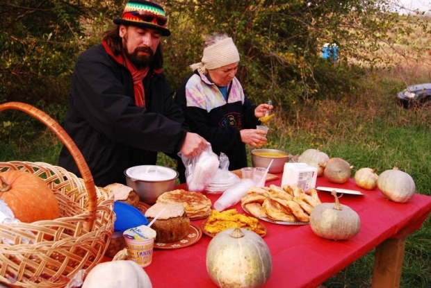 La Budeşti // A lăsat cariera de succes și s-a refugiat pe o „insulă” ecologică 