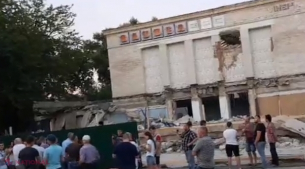 VIDEO // Primarul ales, Andrei Năstase, protestează la „Gaudeamus”: Bloc cu 15 etaje în locul fostului cinematograf?