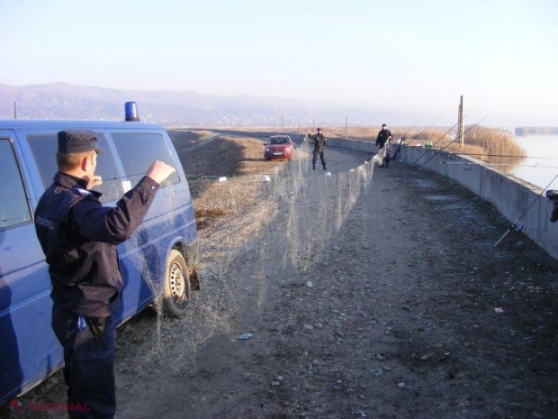 Un pescar moldovean a trecut Prutul şi a intrat ilegal în România. Cum a încercat să scape de poliţiştii de frontieră? 