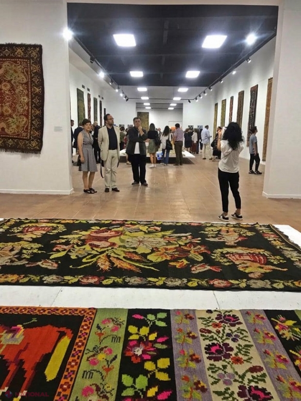 FOTO // Covoare UNICE din R. Moldova și România, expuse la Muzeul Național al Țăranului Român de la București pentru promovarea tehnicilor comune de realizare a scoarței, înscrise lista UNESCO